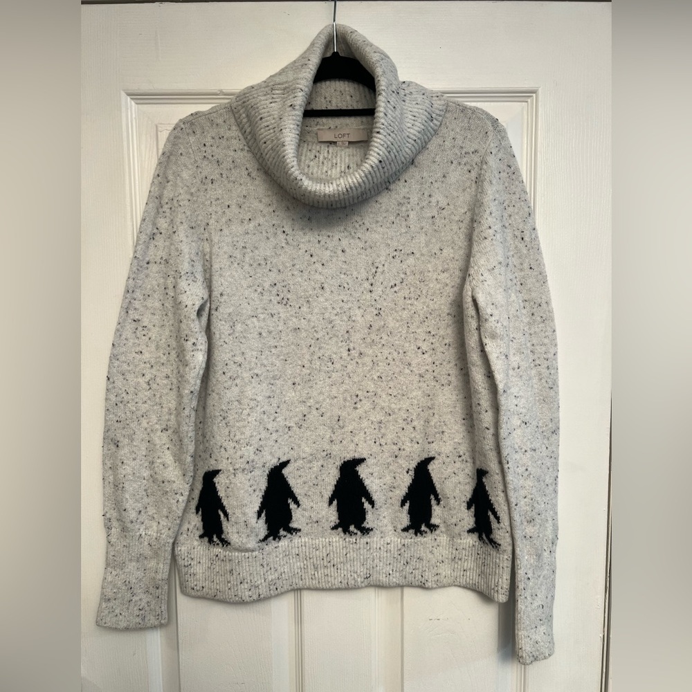 LOFT Speckled Knit Pullover in Gray and Black Penguin Print Winter Size L Large